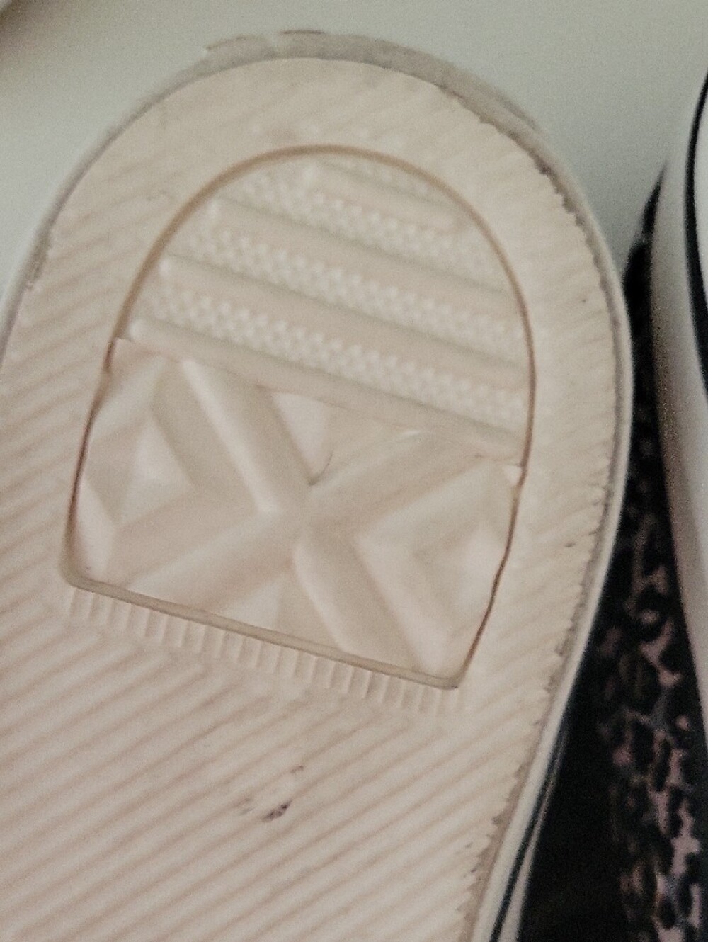 Velvet Flocked Converse Leopard-Print Canvas Sneakers with Black Ribbon Laces - Picture 11 of 13